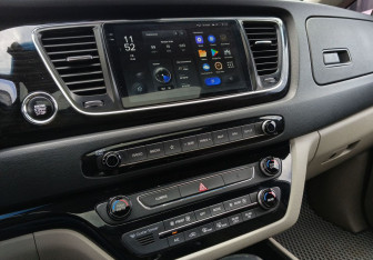 Подержанный автомобиль Kia Carnival 2018 года (15 фото)