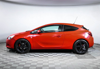 Подержанный автомобиль Opel Astra Hatchback 2014 года (8 фото)