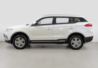 Подержанный автомобиль Geely Atlas 2018 года (8 фото)