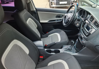 Подержанный автомобиль Kia Ceed Hatchback 2012 года (12 фото)