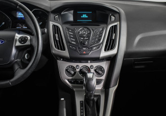 Подержанный автомобиль Ford Focus Sedan 2015 года (7 фото)