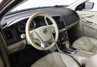 Подержанный автомобиль Volvo XC60 2011 года (5 фото)
