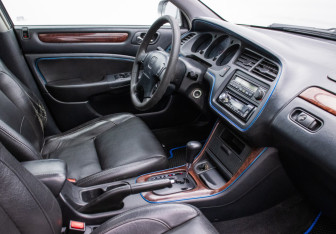 Подержанный автомобиль Honda Accord Sedan 2000 года (10 фото)