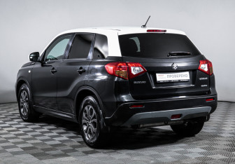 Подержанный автомобиль Suzuki Vitara 2016 года (7 фото)