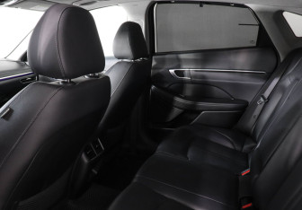 Подержанный автомобиль Hyundai Sonata 2021 года (12 фото)