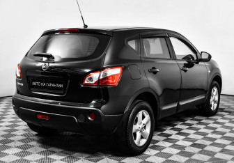 Подержанный автомобиль Nissan Qashqai 2012 года (5 фото)