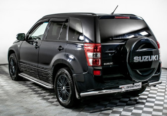 Подержанный автомобиль Suzuki Grand Vitara 2008 года (7 фото)