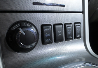 Подержанный автомобиль Nissan Pathfinder 2014 года (12 фото)