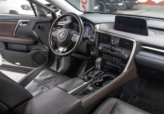 Подержанный автомобиль Lexus RX 2019 года (11 фото)