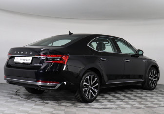 Подержанный автомобиль Skoda Superb Liftback 2025 года (5 фото)