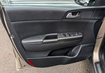 Подержанный автомобиль Kia Sportage 2017 года (19 фото)