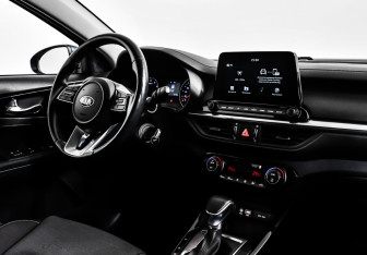 Подержанный автомобиль Kia Cerato Sedan 2018 года (9 фото)