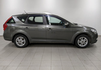 Подержанный автомобиль Kia Ceed Wagon 2010 года (4 фото)