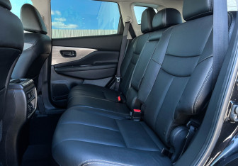 Подержанный автомобиль Nissan Murano Suv 2022 года (10 фото)