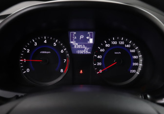 Подержанный автомобиль Hyundai Solaris Hatchback 2015 года (11 фото)