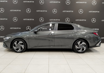 Подержанный автомобиль Hyundai Elantra Sedan 2024 года (8 фото)