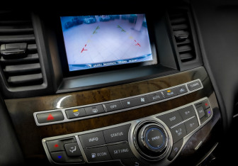 Подержанный автомобиль Infiniti QX60 2017 года (30 фото)