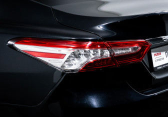 Подержанный автомобиль Toyota Camry Sedan 2023 года (17 фото)