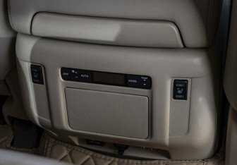 Подержанный автомобиль Infiniti QX80 2017 года (22 фото)
