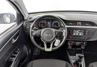Подержанный автомобиль Kia Rio Hatchback 2021 года (21 фото)