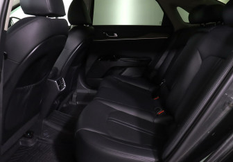 Подержанный автомобиль Kia K5 2021 года (17 фото)