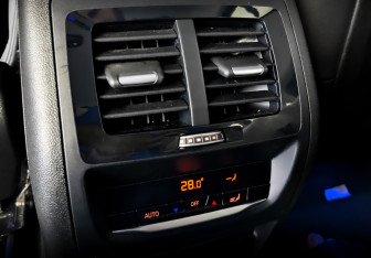 Подержанный автомобиль BMW X4 2020 года (27 фото)