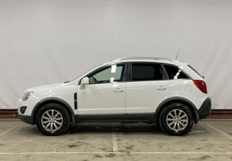 Подержанный автомобиль Opel Antara 2014 года (8 фото)