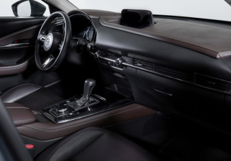 Подержанный автомобиль Mazda CX-30 2021 года (9 фото)