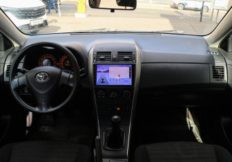 Подержанный автомобиль Toyota Corolla Sedan 2007 года (9 фото)