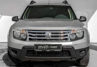 Подержанный автомобиль Renault Duster 2013 года (2 фото)