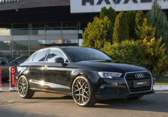Подержанный автомобиль Audi A3 Sedan 2018 года (2 фото)