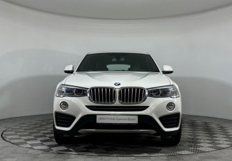 Подержанный автомобиль BMW X4 2015 года (3 фото)