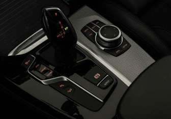 Подержанный автомобиль BMW X4 2020 года (18 фото)