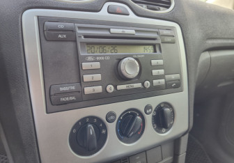 Подержанный автомобиль Ford Focus Hatchback 2006 года (11 фото)