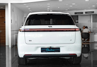 Новый LiXiang L7 2024 (4 фото)