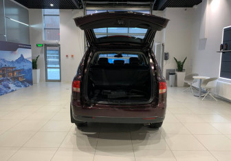 Подержанный автомобиль SsangYong Kyron 2011 года (6 фото)