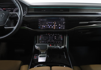 Подержанный автомобиль Audi A8 2019 года (14 фото)