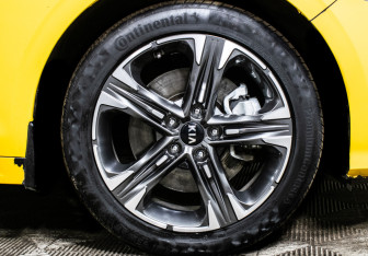 Подержанный автомобиль Kia K5 2020 года (20 фото)