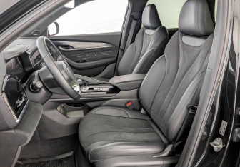 Подержанный автомобиль Geely Monjaro 2024 года (20 фото)