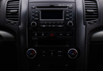 Подержанный автомобиль Kia Sorento 2010 года (14 фото)