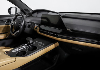 Подержанный автомобиль Changan UNI-K 2023 года (9 фото)