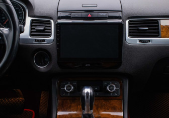 Подержанный автомобиль Volkswagen Touareg 2013 года (14 фото)