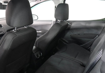 Подержанный автомобиль Peugeot 308 Hatchback 2012 года (8 фото)