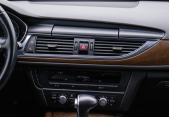 Подержанный автомобиль Audi A6 Sedan 2013 года (14 фото)