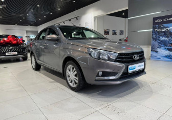 Подержанный автомобиль LADA (ВАЗ) Vesta Sedan 2018 года (3 фото)