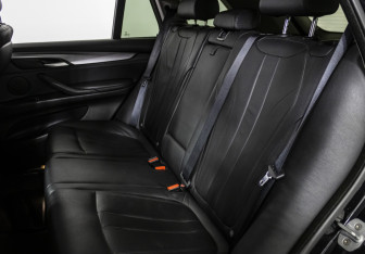 Подержанный автомобиль BMW X5 2016 года (14 фото)