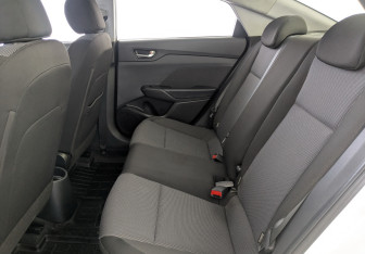 Подержанный автомобиль Hyundai Solaris Sedan 2021 года (12 фото)