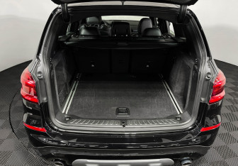 Подержанный автомобиль BMW X3 2020 года (9 фото)