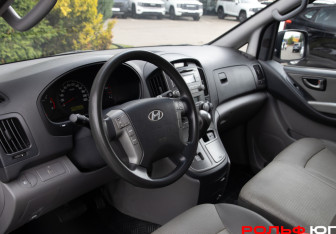 Подержанный автомобиль Hyundai Grand Starex 2008 года (11 фото)