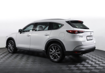 Подержанный автомобиль Mazda CX-8 2023 года (7 фото)